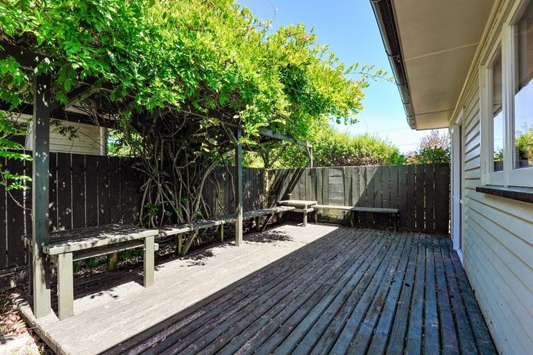 Photo of property in 1 Palmerston Road, Havelock North, 4130