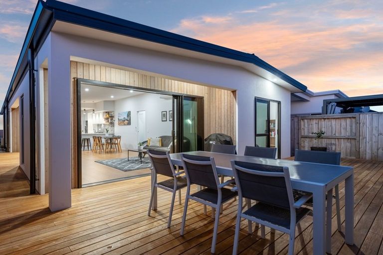 Photo of property in 14 Pimelea Street, Papamoa Beach, Papamoa, 3118