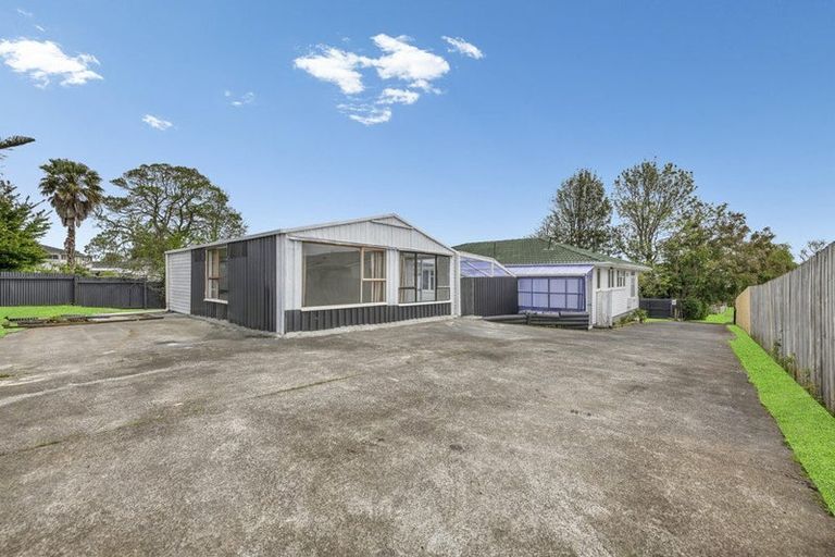 Photo of property in 56 Kemble Close, Mangere, Auckland, 2022