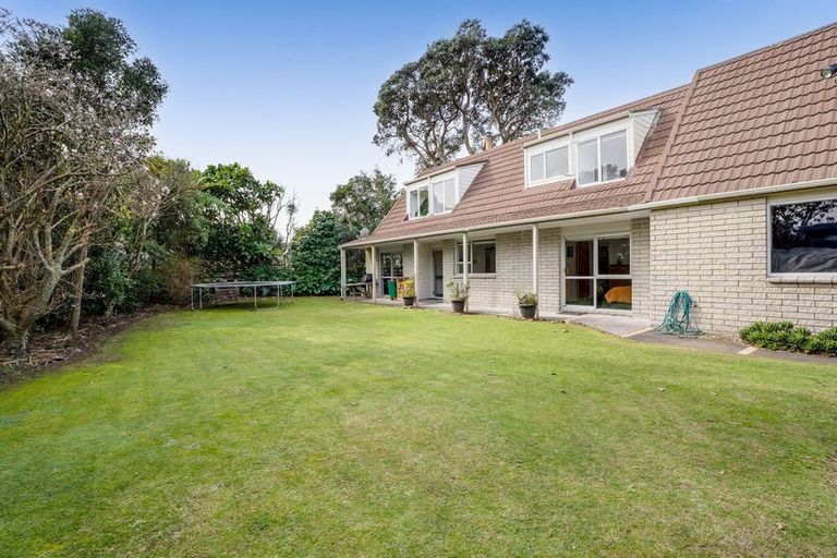 Photo of property in 1138 South Road, Oakura, 4314