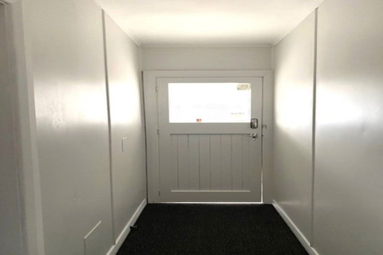 Photo of property in 12 Kent Street, Picton, 7220