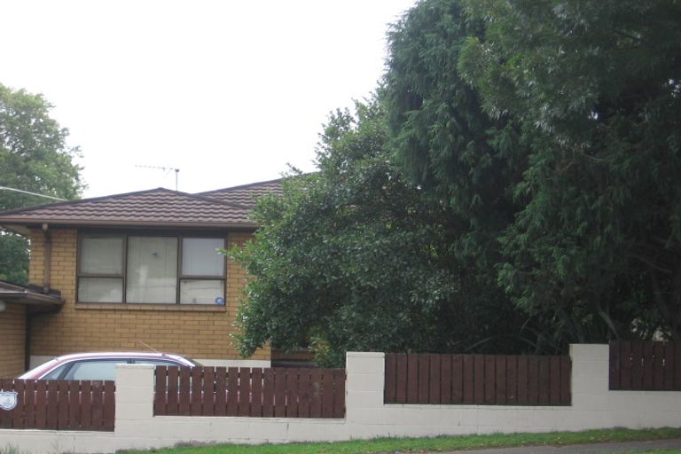 Photo of property in 26 Edmonton Road, Henderson, Auckland, 0612