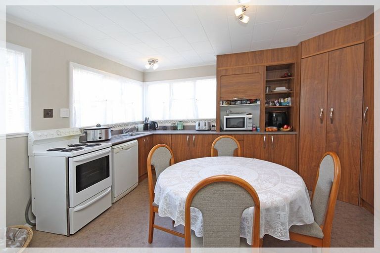 Photo of property in 9 Nuku Street, Tangimoana, 4822