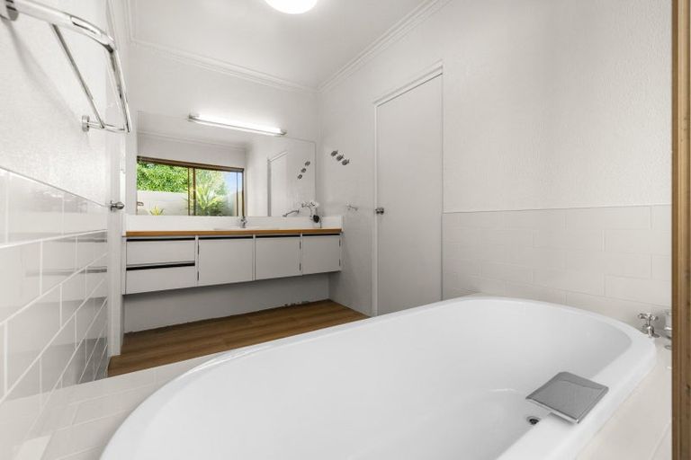 Photo of property in 35a Lucknow Road, Havelock North, 4130