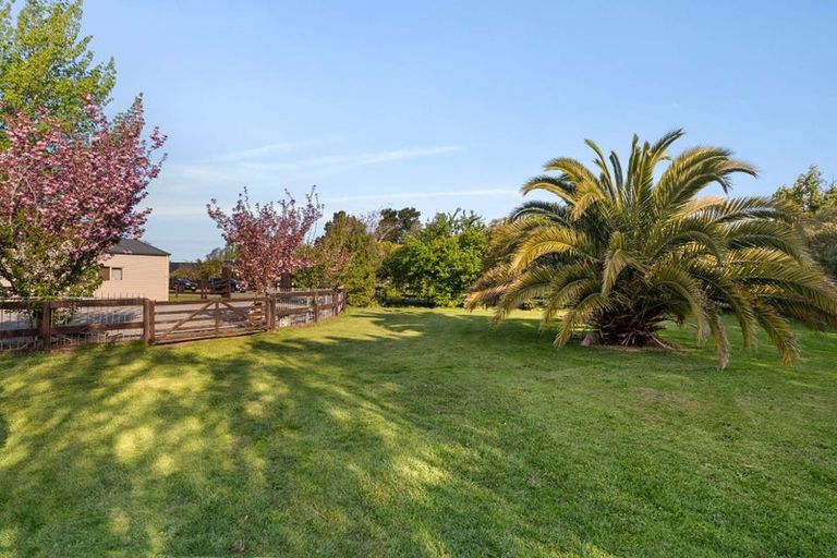 Photo of property in 14 Allin Drive, Waikuku Beach, 7402