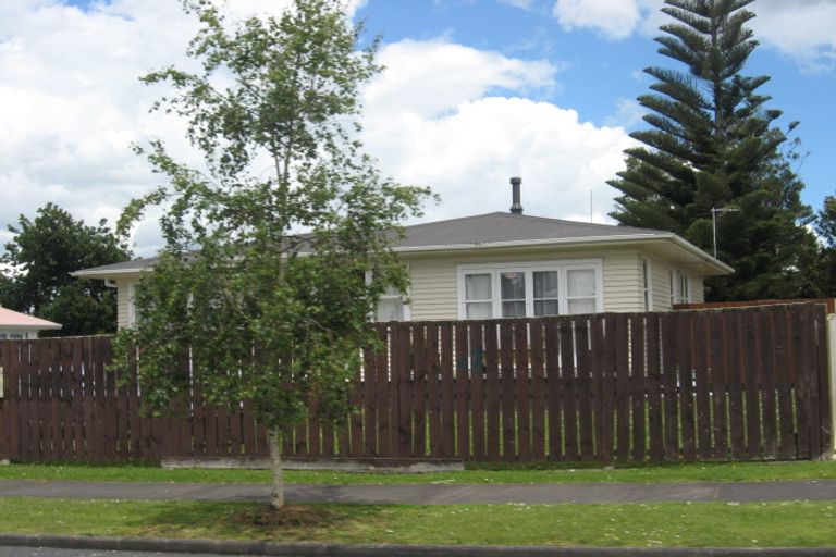 Photo of property in 126 Rowandale Avenue, Manurewa, Auckland, 2102