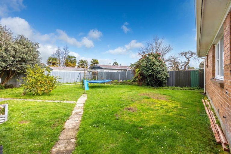 Photo of property in 75 Avalon Drive, Nawton, Hamilton, 3200