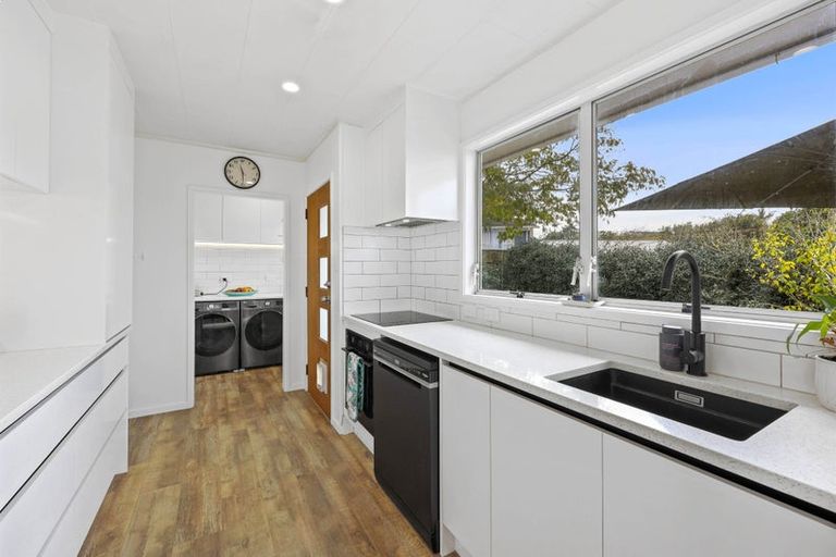 Photo of property in 17 Sherie Place, Howick, Auckland, 2014
