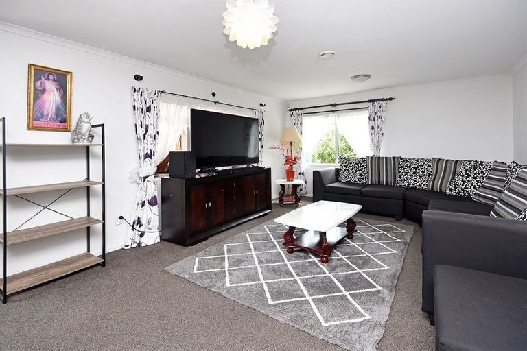 Photo of property in 9 Fitchburg Place, Mangere, Auckland, 2022