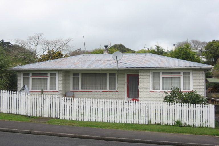 Photo of property in 89 Huatoki Street, Vogeltown, New Plymouth, 4310