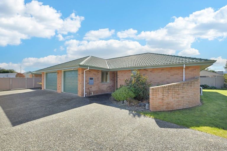 Photo of property in 21 Woodstock Place, Stoke, Nelson, 7011