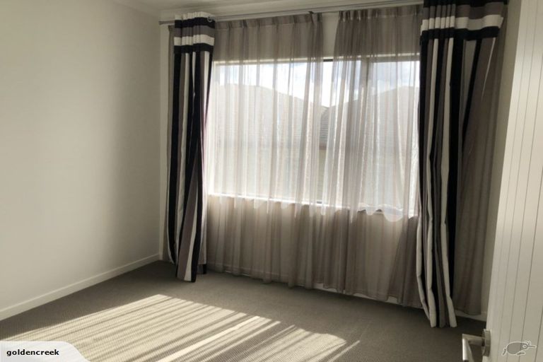 Photo of property in 8 Travis View Drive, Fairview Heights, Auckland, 0632