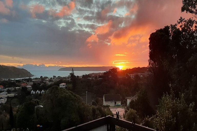 Photo of property in 1 Mapplebeck Street, Titahi Bay, Porirua, 5022