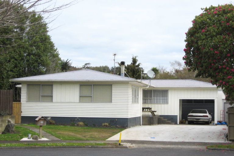 Photo of property in 11 Kendal Place, Merrilands, New Plymouth, 4312
