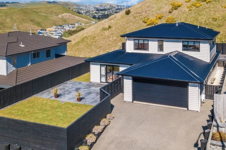 Photo of property in 116 Amesbury Drive, Churton Park, Wellington, 6037
