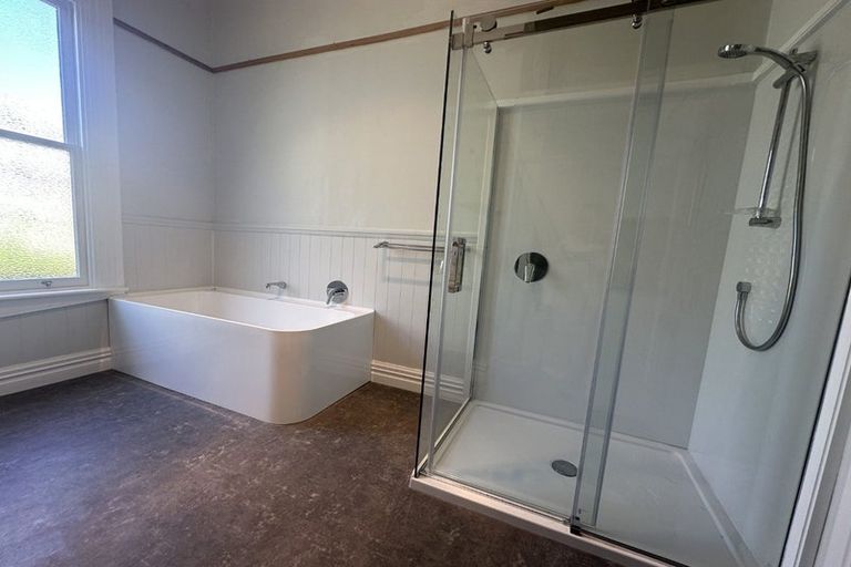 Photo of property in 121 Wellington Street, Picton, 7220