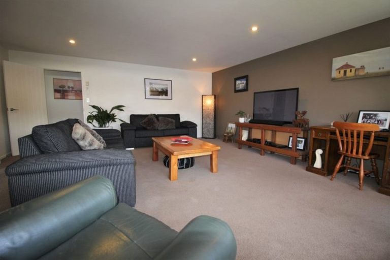 Photo of property in 42 Albert Drive, Clyde, 9330