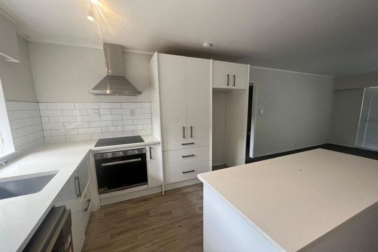 Photo of property in 1/18 Kashmir Road, Glen Eden, Auckland, 0602