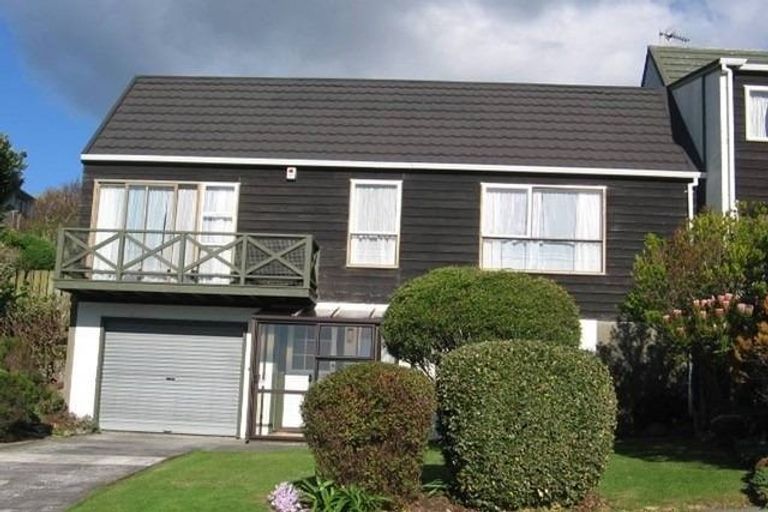 Photo of property in 6a Makatote Grove, Churton Park, Wellington, 6037