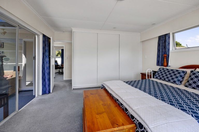 Photo of property in 8 Mahoe Street, Strandon, New Plymouth, 4312