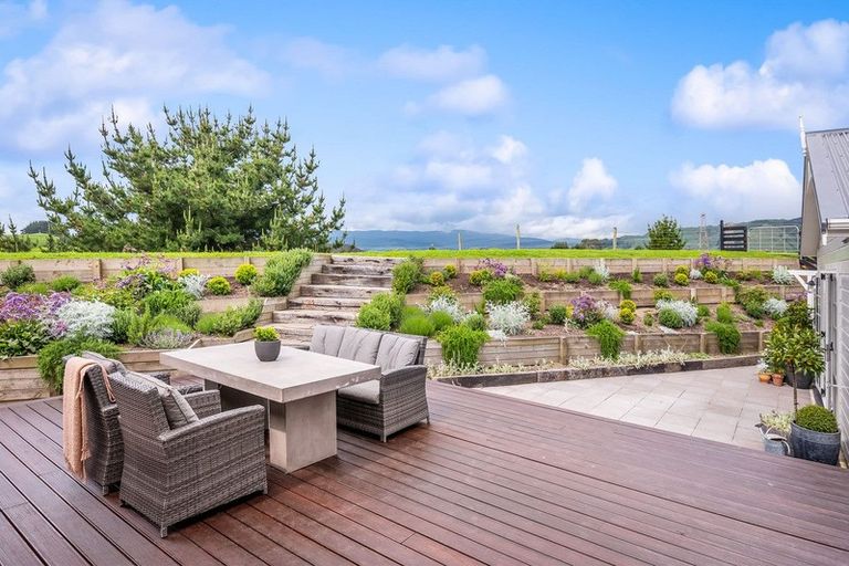 Photo of property in 191 Pukenamu Road, Te Horo, Otaki, 5581