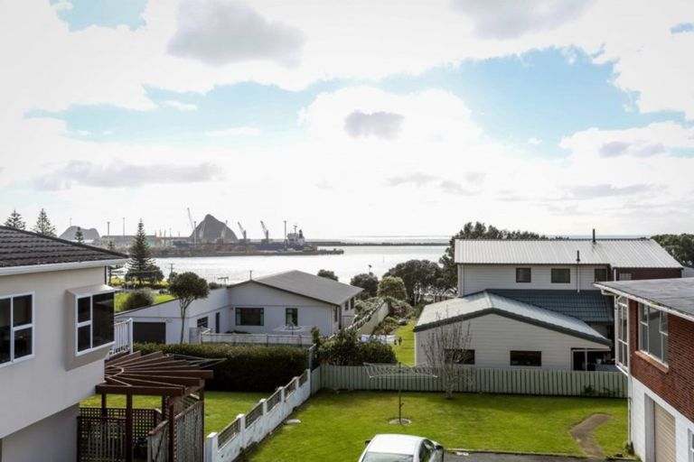 Photo of property in 3/80 Whiteley Street, Moturoa, New Plymouth, 4310