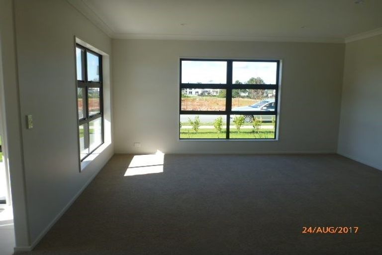 Photo of property in 32 Kaimanawa Road, Karaka, Papakura, 2113