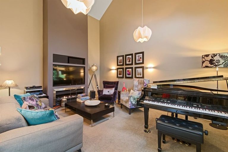 Photo of property in 17b Crosdale Place, Burnside, Christchurch, 8042