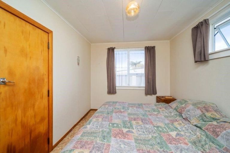 Photo of property in 28 Hunter Street, Hawera, 4610