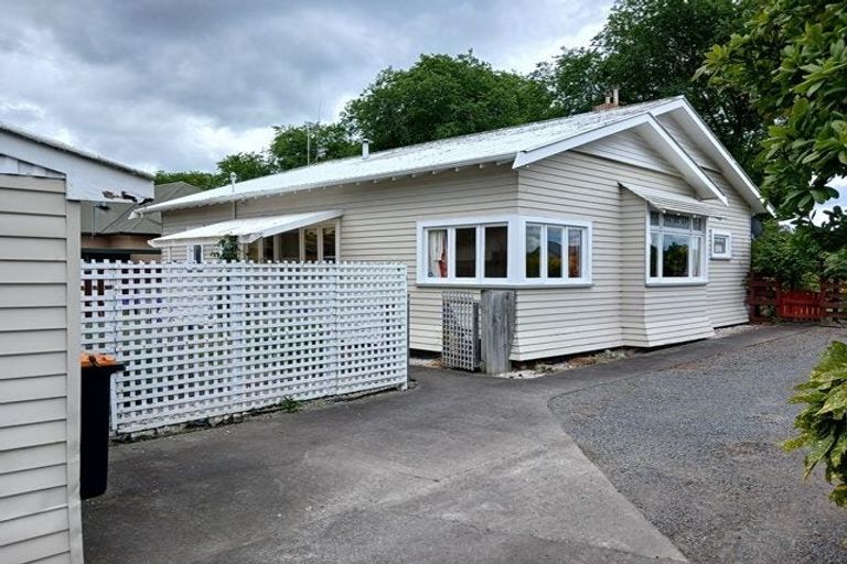 Photo of property in 52 Manapouri Crescent, Hokowhitu, Palmerston North, 4410