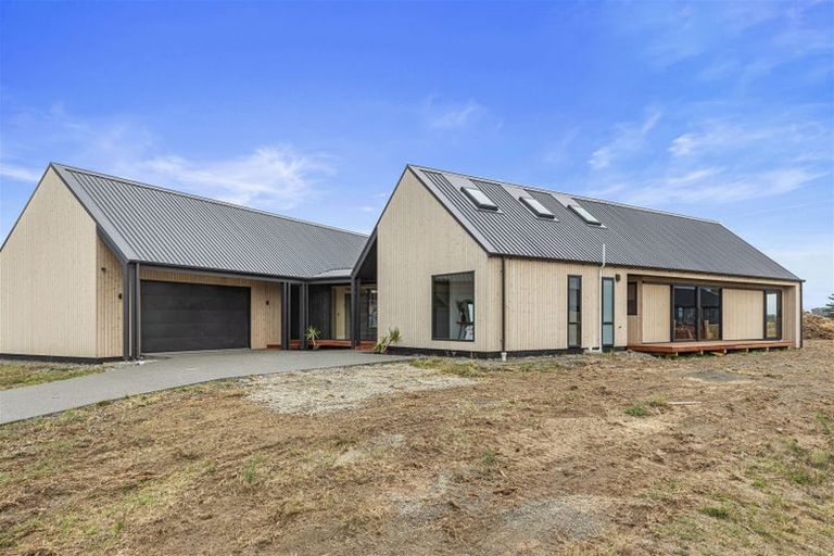 Photo of property in 82 Queens Avenue, Waikuku Beach, 7402