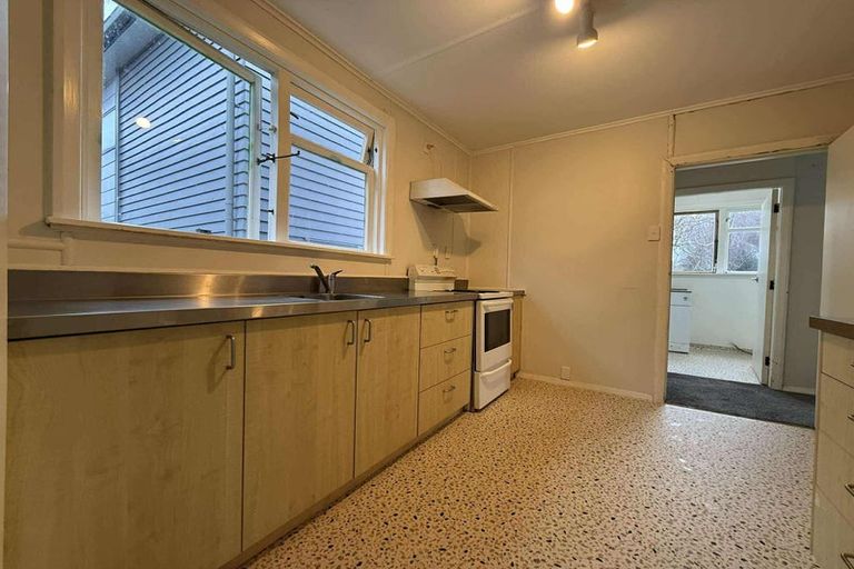 Photo of property in 21 Rimutaka Street, Paraparaumu, 5032