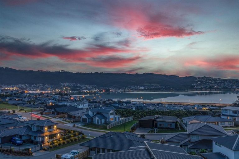 Photo of property in 19 Wangapeka Way, Aotea, Porirua, 5024