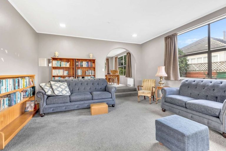 Photo of property in 87 Queen Street West, Levin, 5510