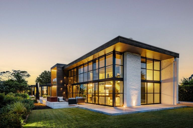 Photo of property in 92 Braid Road, St Andrews, Hamilton, 3200