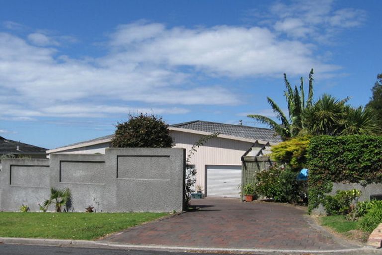 Photo of property in 15 Clifton Road, Browns Bay, Auckland, 0630