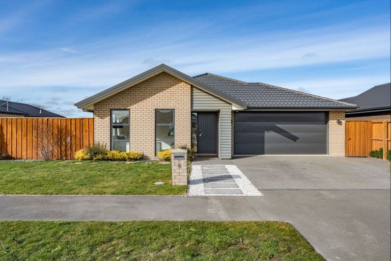 Photo of property in 6 Feather Place, Rolleston, 7615