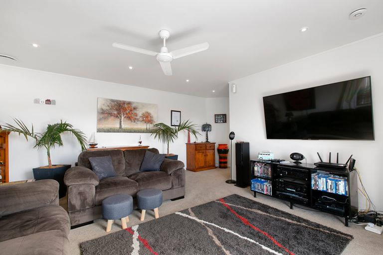 Photo of property in 9 Dobell Road, Stanmore Bay, Whangaparaoa, 0932