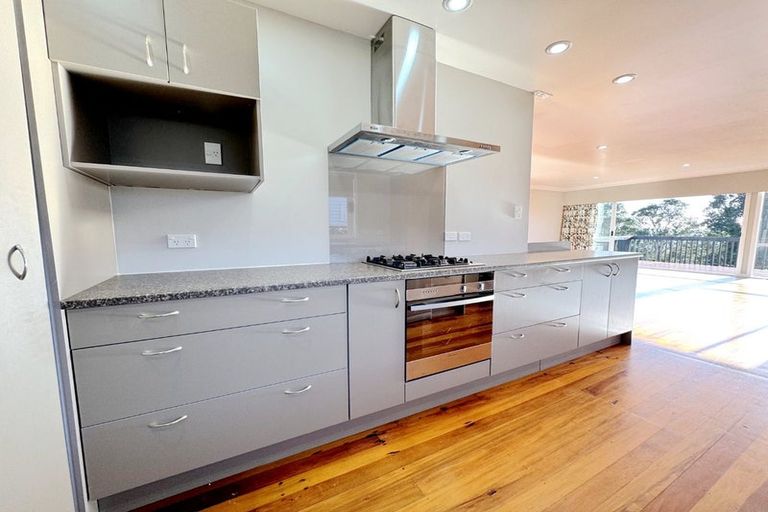 Photo of property in 101 Sunnyside Road, Sunnyvale, Auckland, 0612