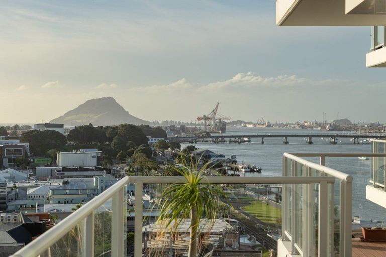 Photo of property in 12/72a Devonport Road, Tauranga, 3110