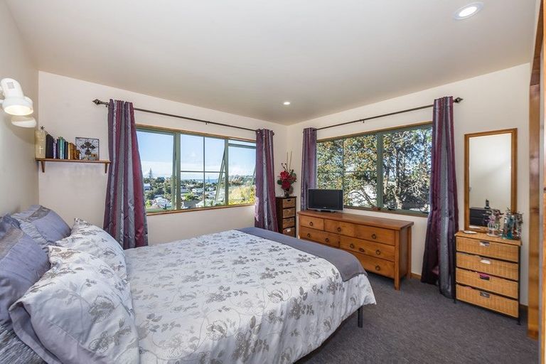 Photo of property in 5 Charlotte Street, Stanmore Bay, Whangaparaoa, 0932