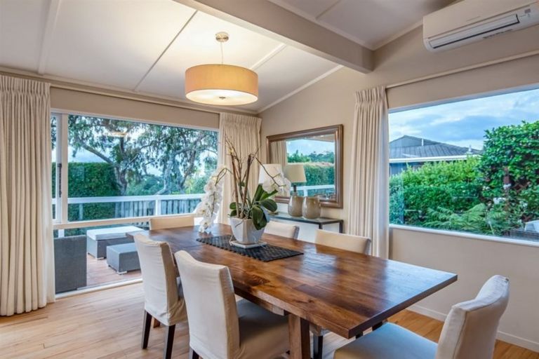 Photo of property in 72 Aberdeen Road, Campbells Bay, Auckland, 0620