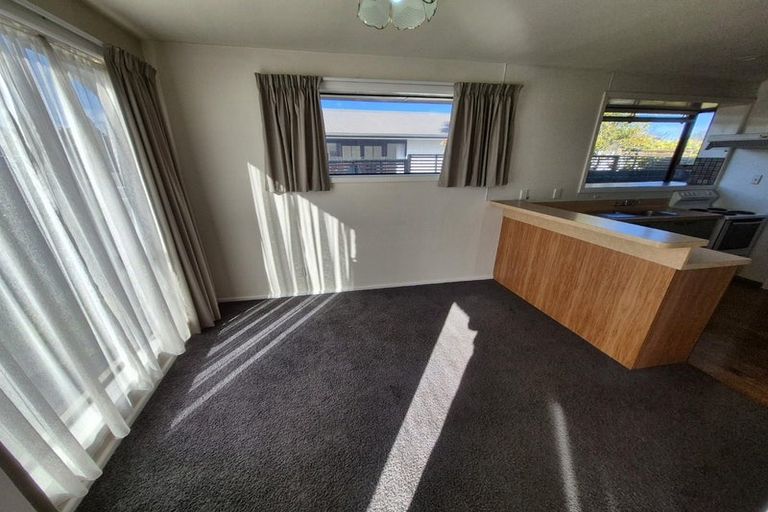 Photo of property in 64 Oriana Crescent, Hornby, Christchurch, 8042