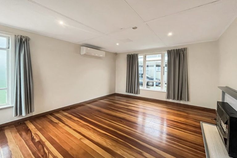 Photo of property in 69 Seddon Street, Takaro, Palmerston North, 4412