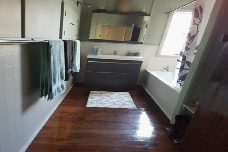 Photo of property in 37 Chester Street, Patea, 4520