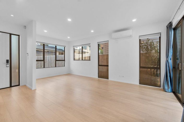 Photo of property in 24c Nikau Street, New Lynn, Auckland, 0600