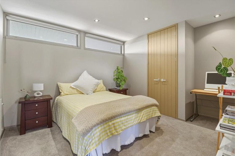 Photo of property in 12 Highlight Parade, Te Atatu South, Auckland, 0610