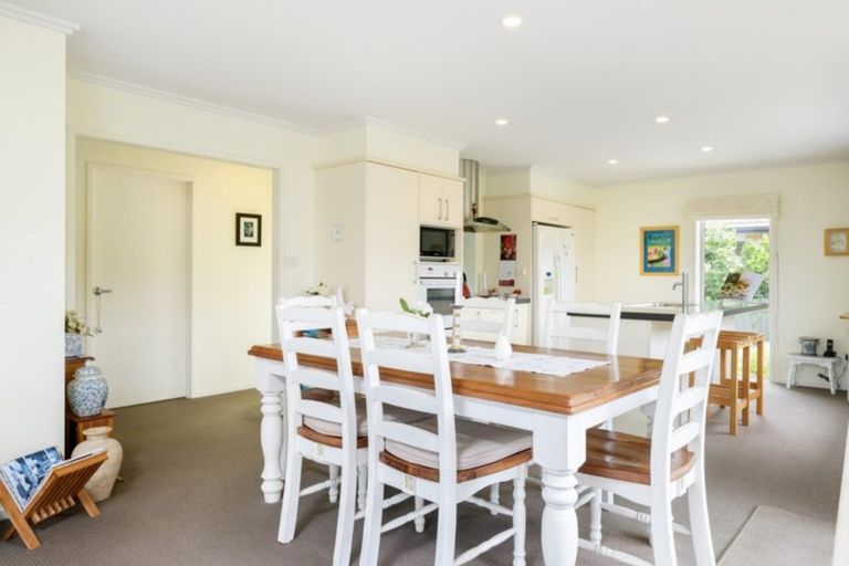 Photo of property in 134 Twin Oak Avenue, Papamoa Beach, Papamoa, 3118