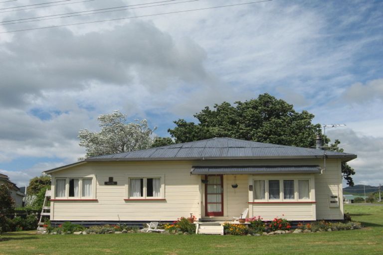 Photo of property in 8 Banks Street, Tolaga Bay, 4077