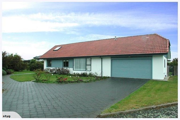 Photo of property in 20 Realm Drive, Paraparaumu, 5032